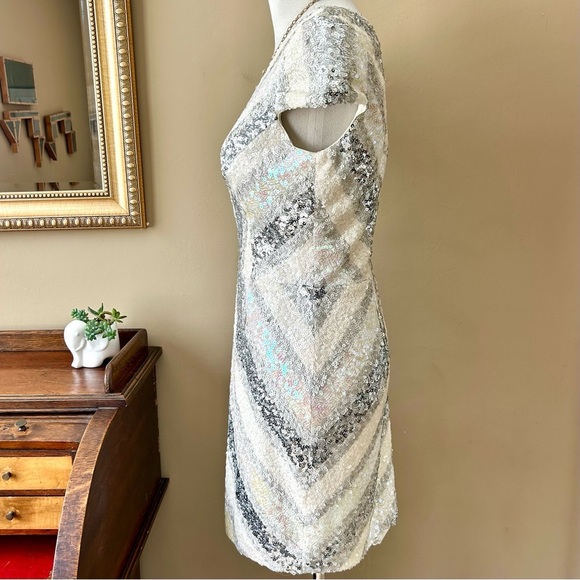 Dress the Population Zoe White Silver Sequin Deep V Cap Sleeve Dress Size Large - Picture 4 of 14